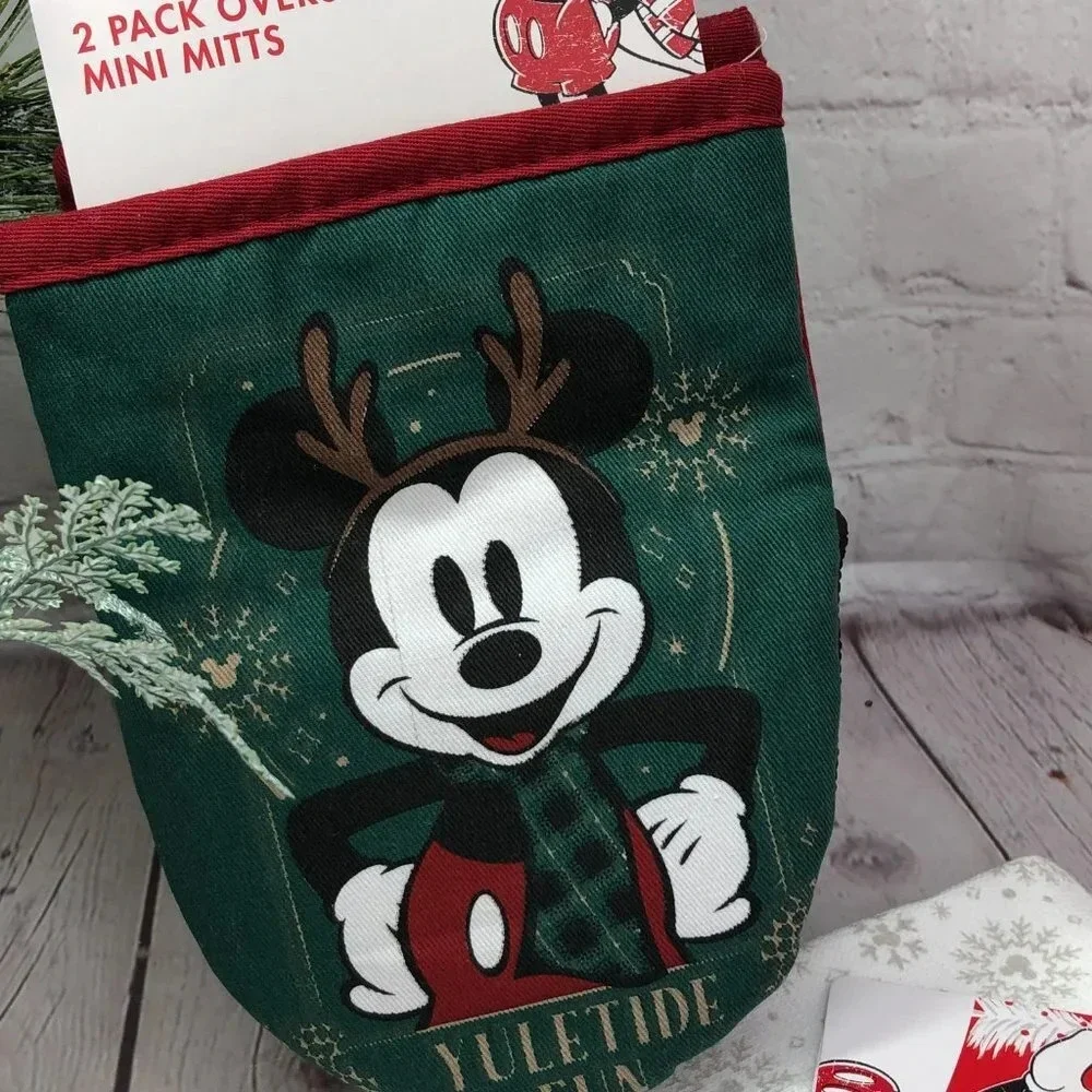 mickey mouse kitchen towels and mini mitt set yuletide fun